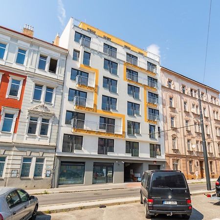 Brand New Two Room Apartment #34 With Free Secure Parking In The Center Прага Экстерьер фото