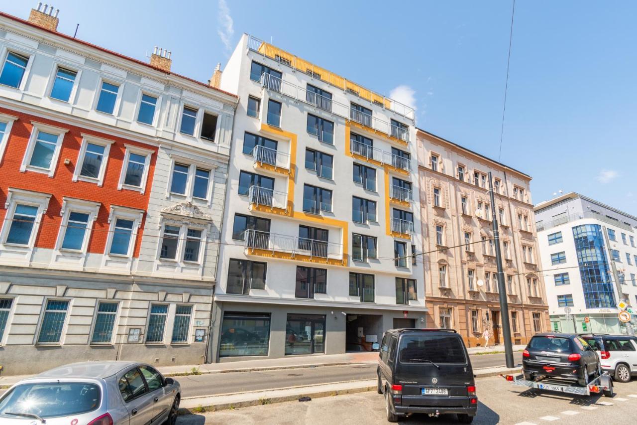 Brand New Two Room Apartment #34 With Free Secure Parking In The Center Прага Экстерьер фото